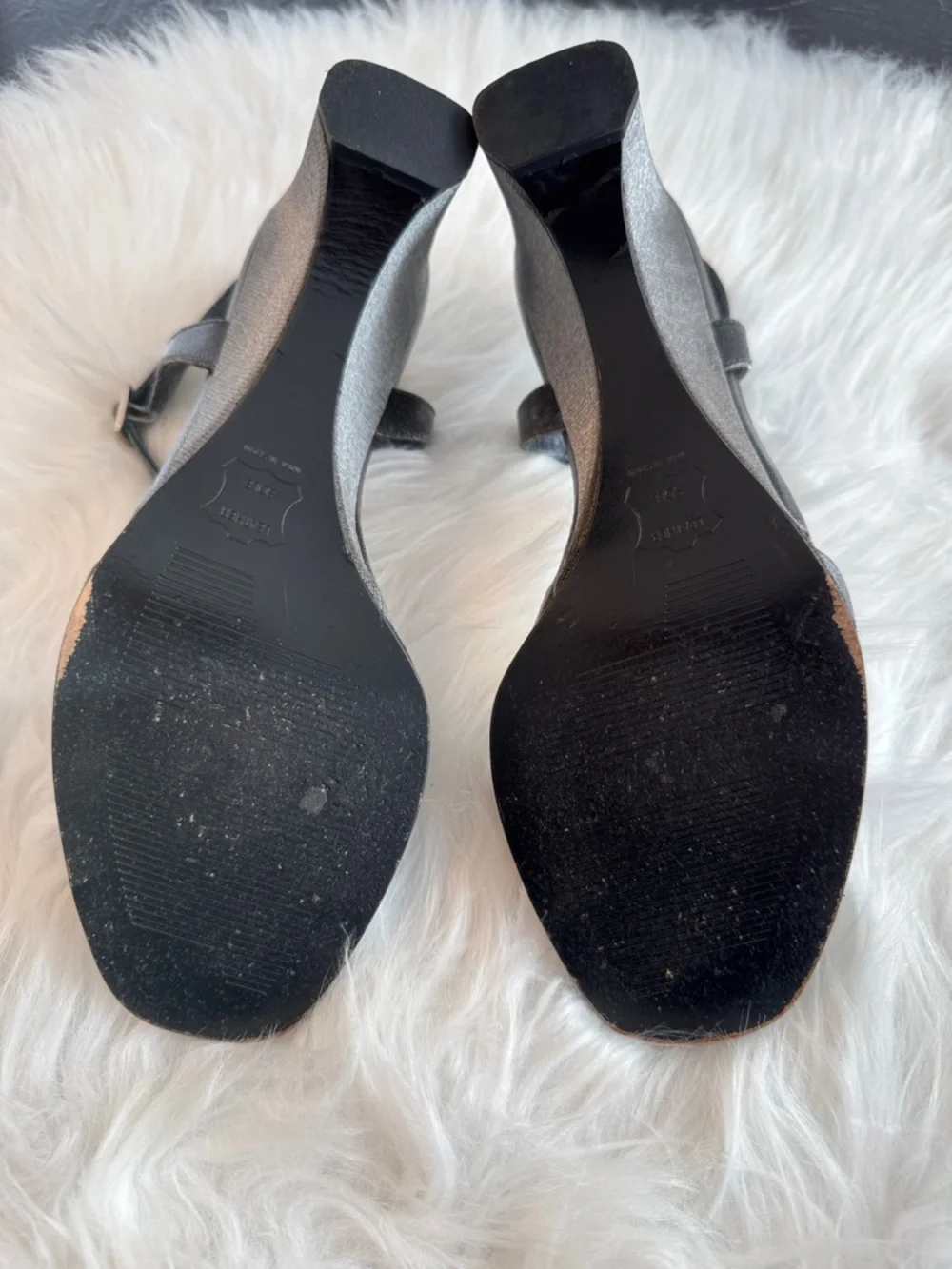 Stuart Weitzman “Glosensation” Pewter Matte Lame Wedge Sandals size 9 - Picture 10 of 15